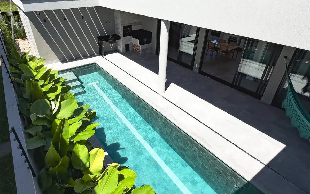 Casa com Piscina a 600m da Praia