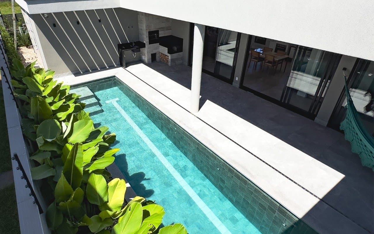 Casa com Piscina a 600m da Praia